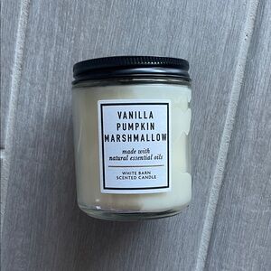 White Barn Vanilla Pumpkin Candle with Black Lid